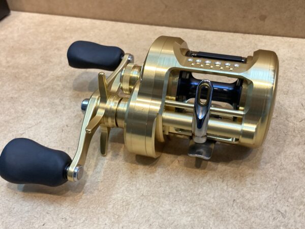 【新品】シマノ 23 カルカッタコンクエスト MD 400 XG - 画像 (4)