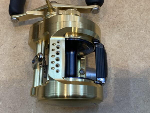 【新品】シマノ 23 カルカッタコンクエスト MD 400 XG - 画像 (8)