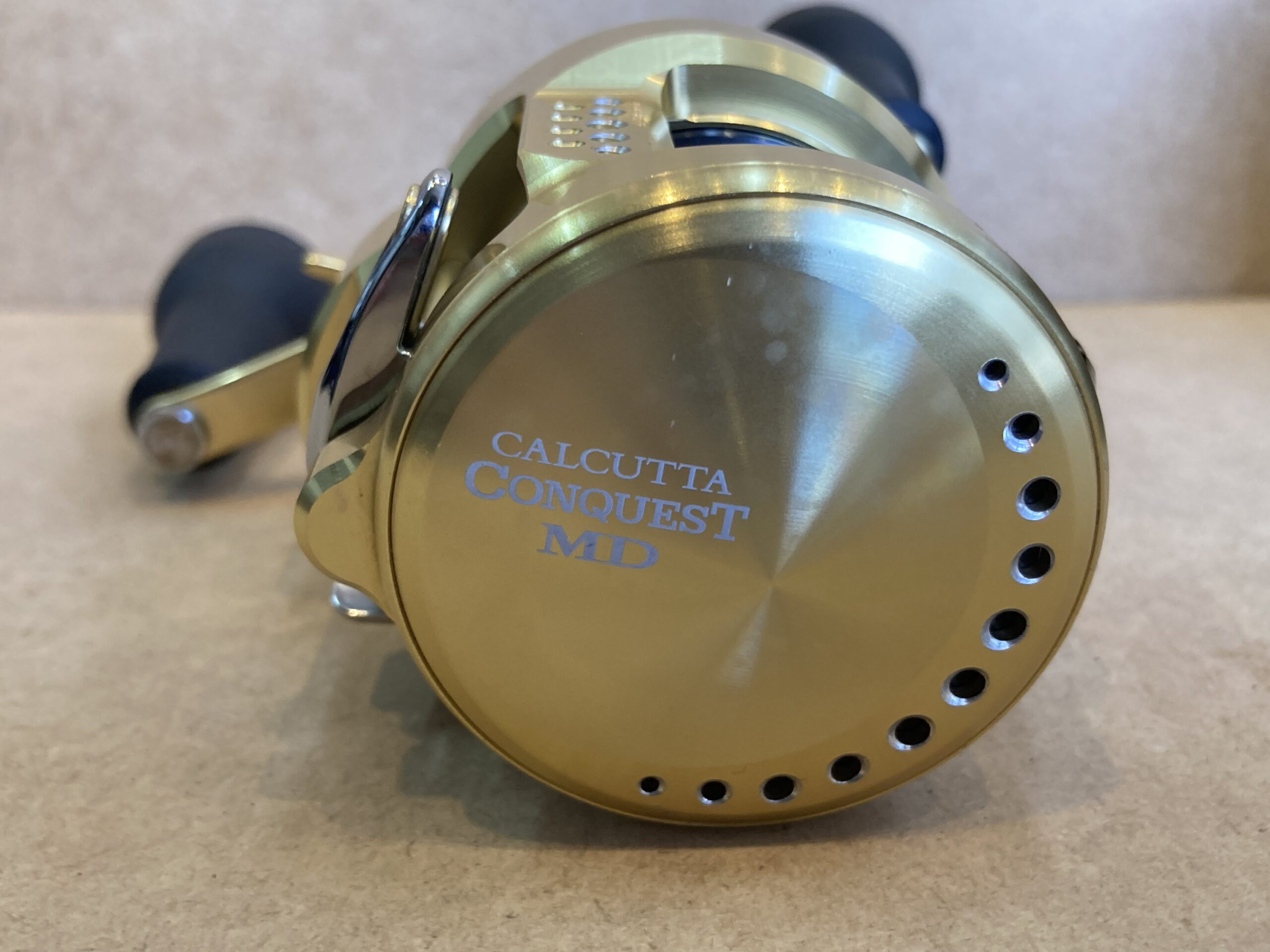 【新品・未使用】シマノ 23カルカッタコンクエスト MD300XGLH シマノ 23 カルカッタコンクエストMD 300XGLH 釣り ベイトリール