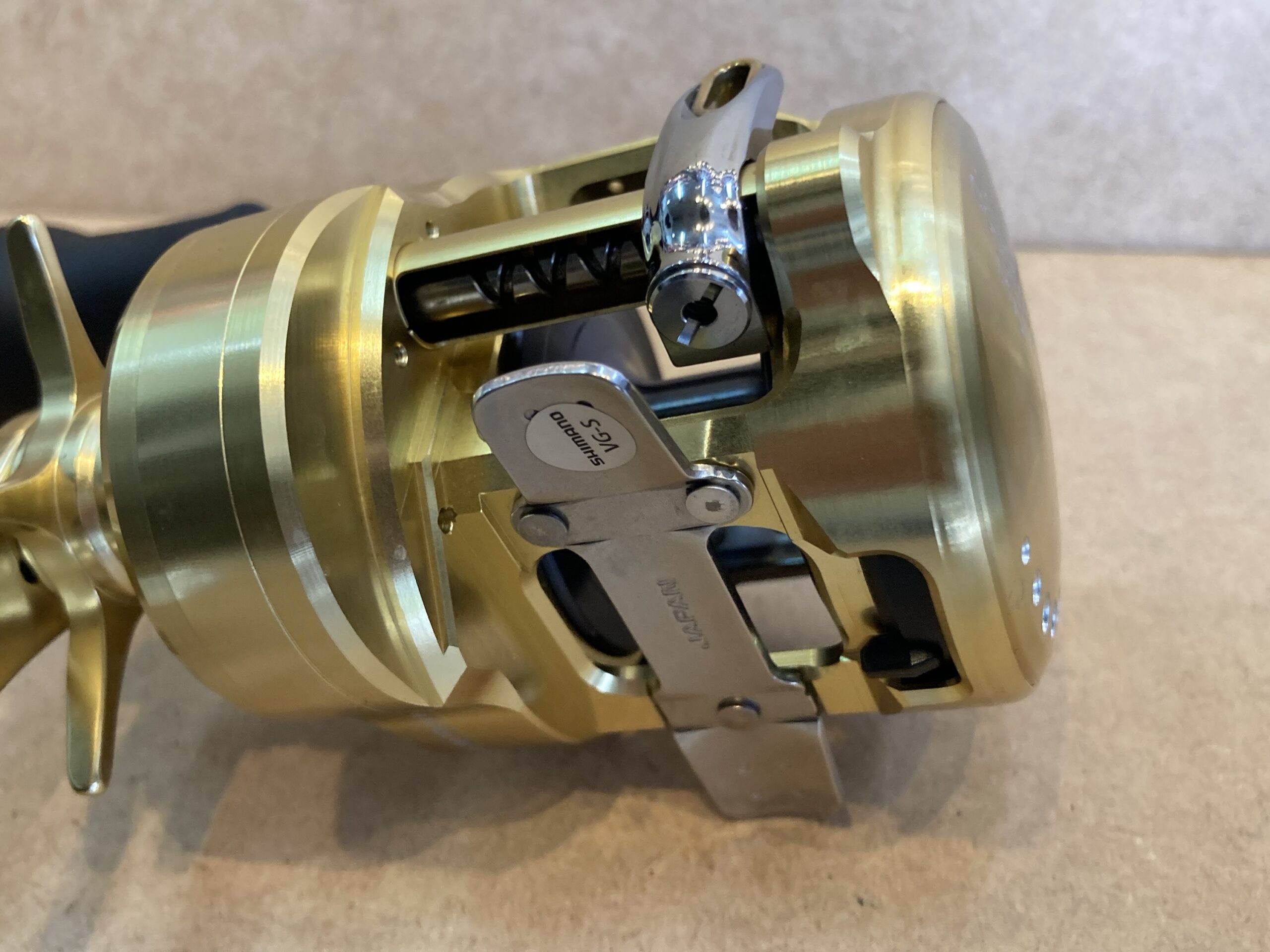 【新品・未使用】シマノ 23カルカッタコンクエスト MD300XGLH 新品】シマノ 23 カルカッタコンクエスト MD 300 XGLH